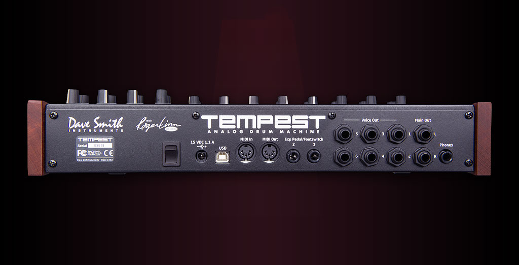 Sequential Tempest drum machine analogica performance