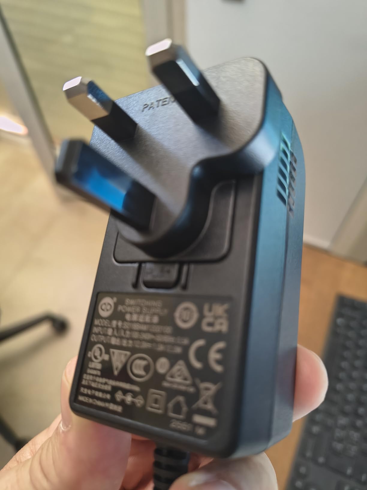 TC Helicon Perform-V processore vocale da microfono RoomSense