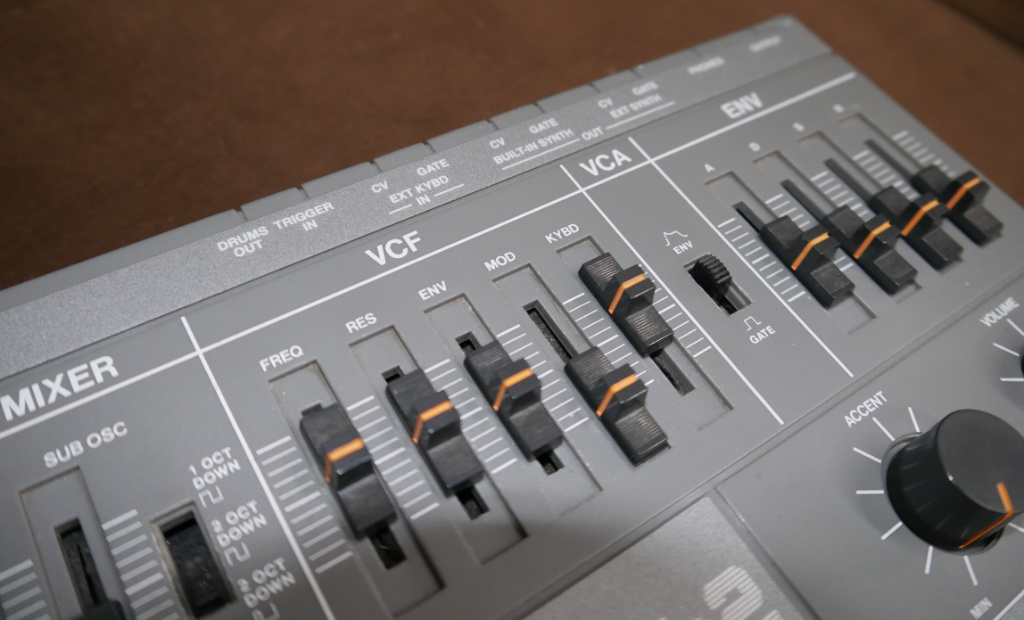 Tubbutec MC-2oh2 overlay per Roland MC-202