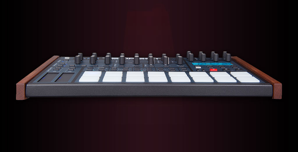 Sequential Tempest drum machine analogica performance