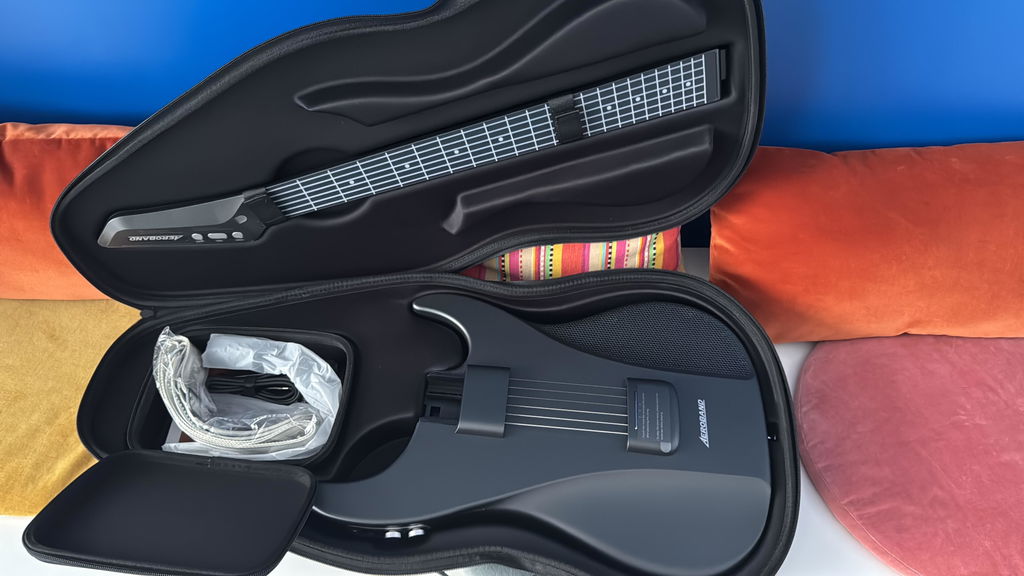 Aeroband Guitar chitarra digitale in silicone nera travel