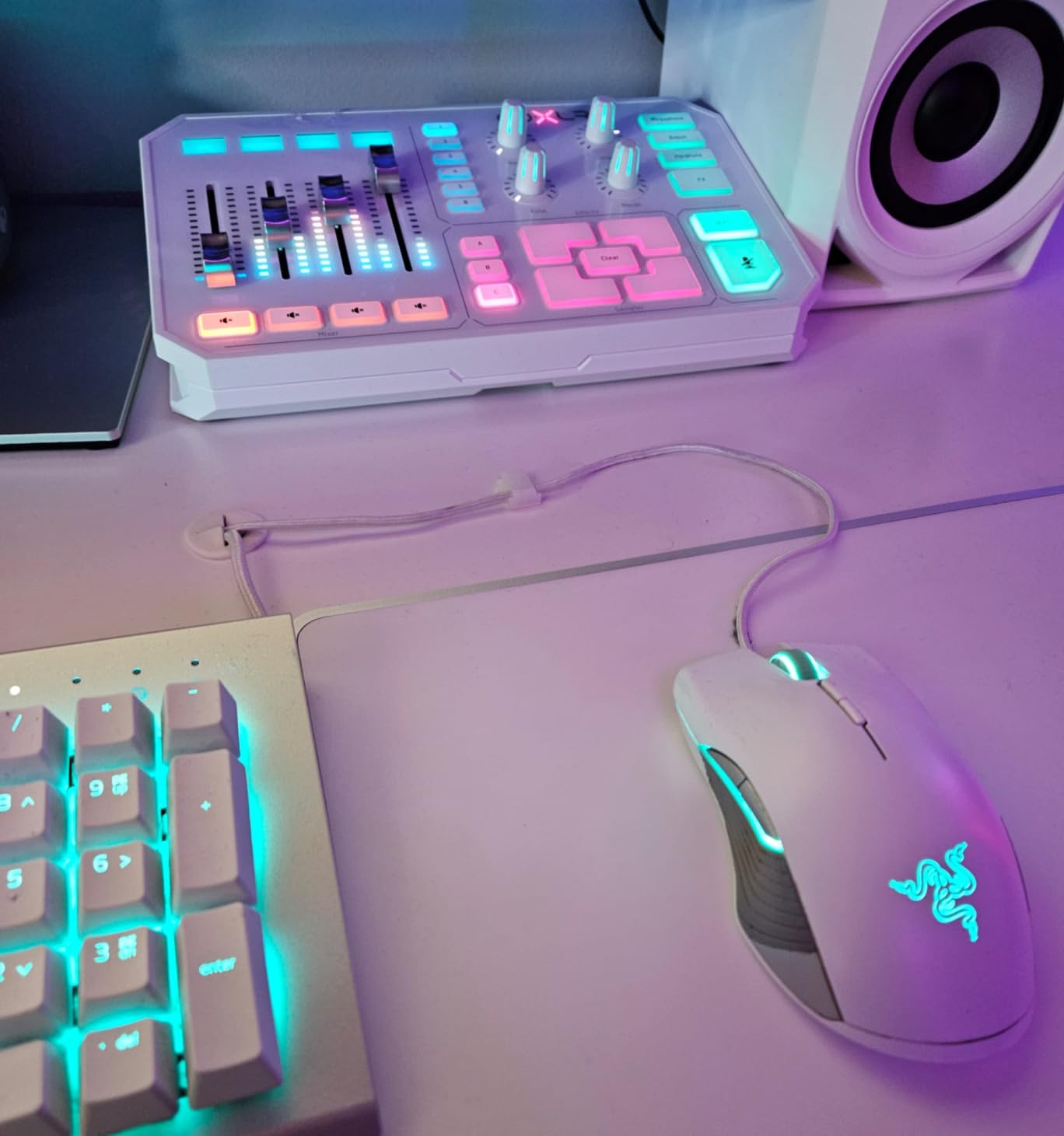 TC Helicon GoXLR mixer streaming bianco 4 canali