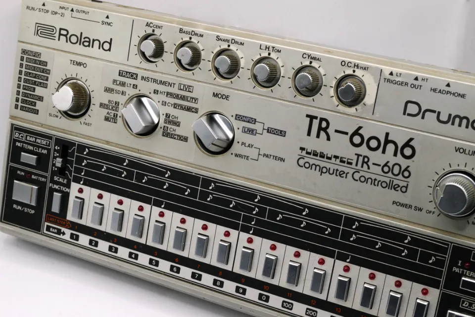 Tubbutec TR-6oh6 kit upgrade MIDI per Roland TR-606