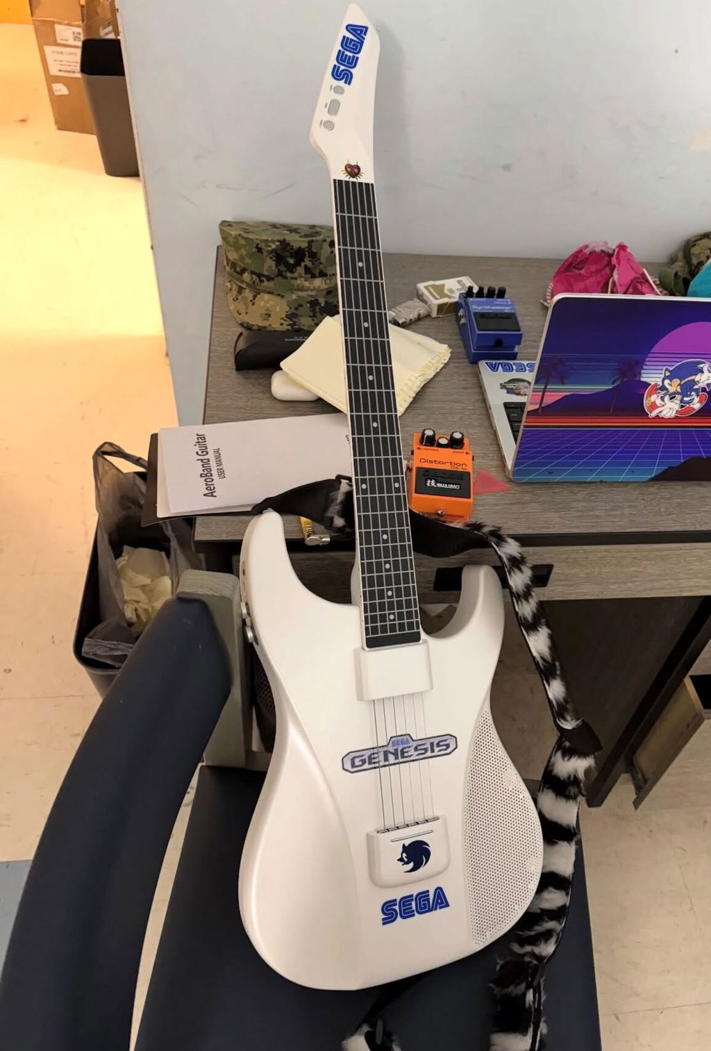Aeroband Guitar chitarra digitale in silicone nera travel
