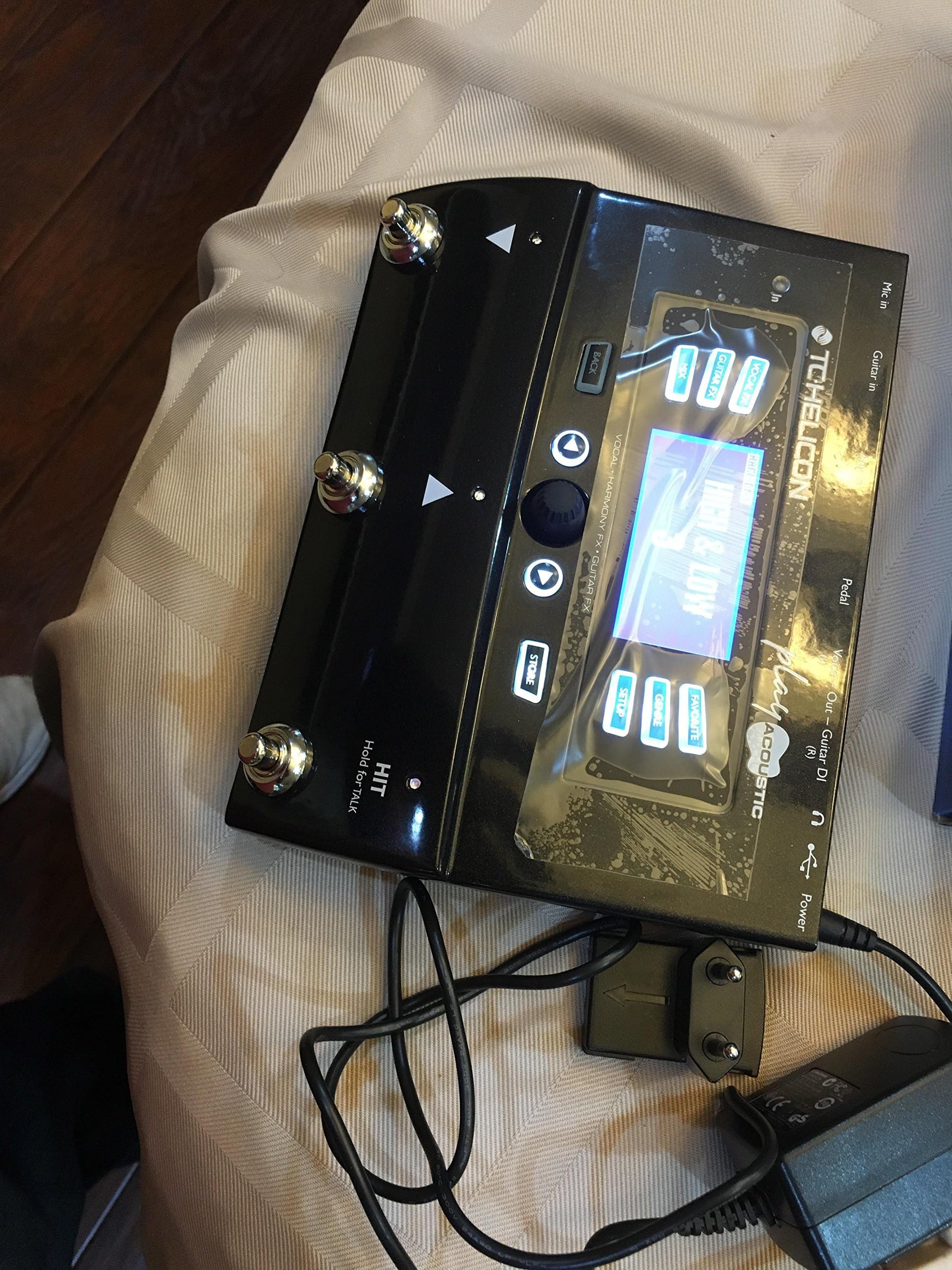 TC Helicon Play Acoustic pedale voce chitarra 3 pulsanti BodyRez