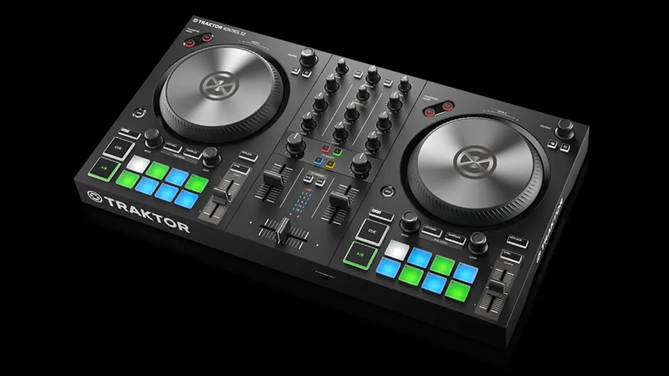 Native Instruments Traktor Kontrol S2 MK3 controller DJ